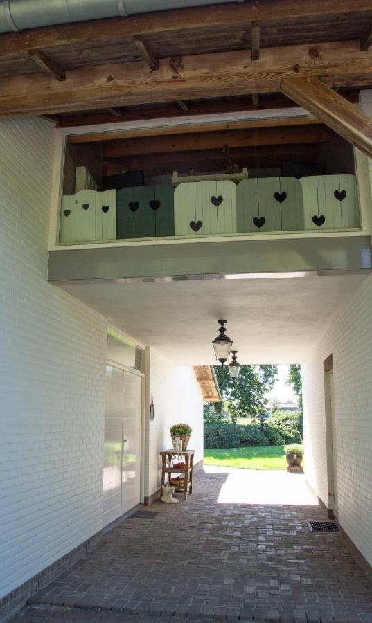 Bed And Breakfast Lindershoeve แบร์คเอค ภายนอก รูปภาพ