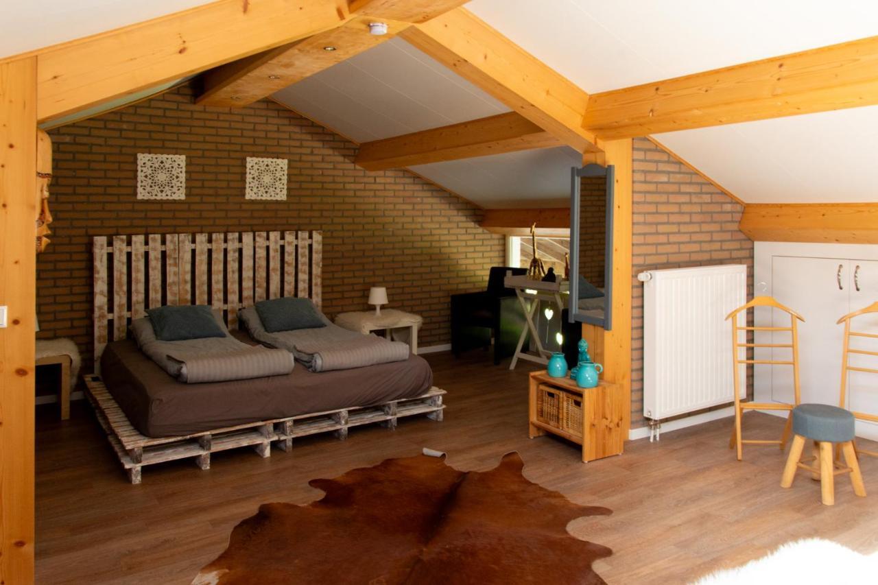 Bed And Breakfast Lindershoeve แบร์คเอค ภายนอก รูปภาพ